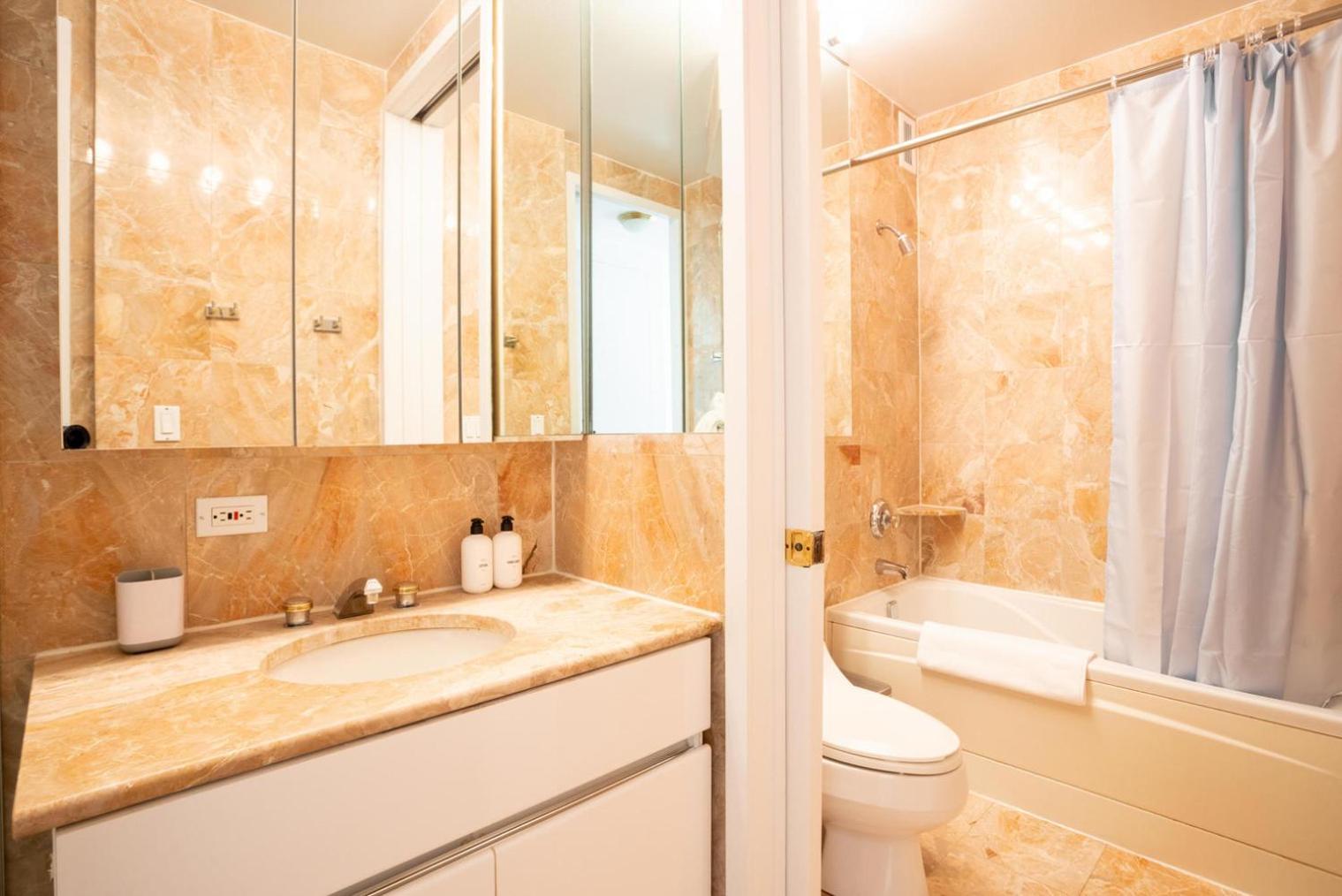 Midtown East 2br W Doorman Gym Nr Bloomingdales Nyc-1352 Appartement New York